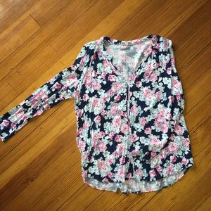 Floral mid-sleeve blouse